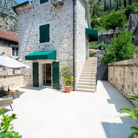Katareo Apartments Cattaro Esterno foto